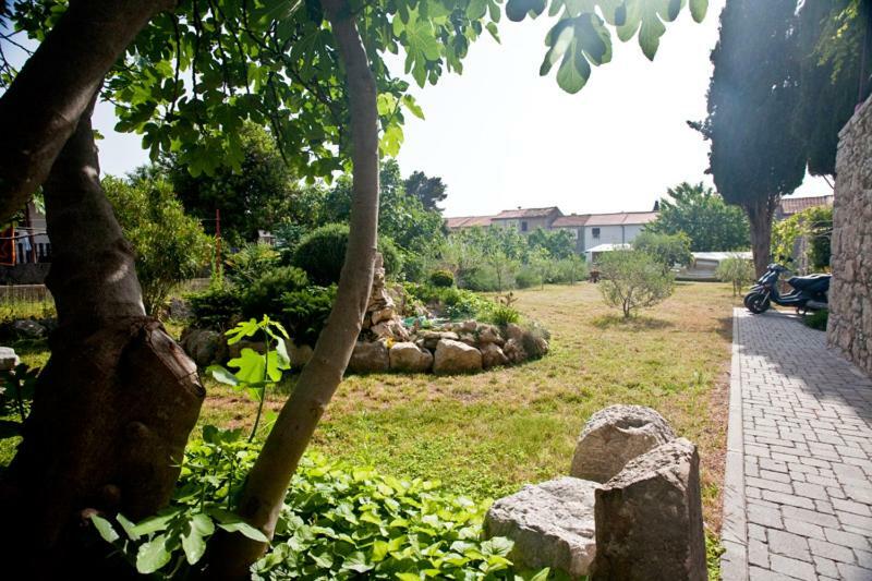 Pape Punat Ξενοδοχείο Εξωτερικό φωτογραφία